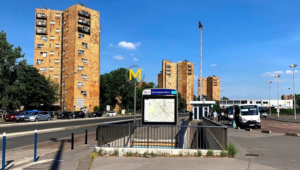Aubervillier subway exit